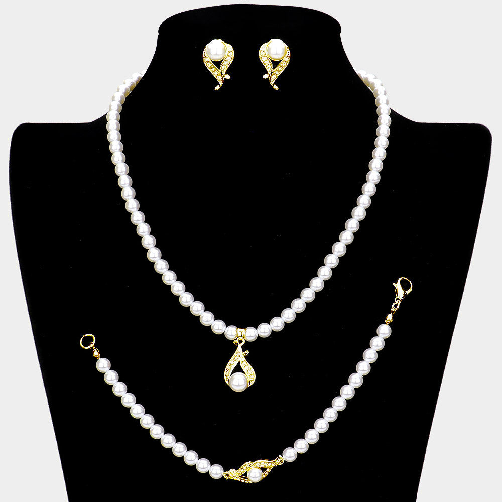 Cream Pearl Strand Necklace Set on Gold